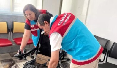 Kuşadası’nda İhtiyaç Sahiplerine 10 Akülü Tekerlekli Sandalye Bağışı