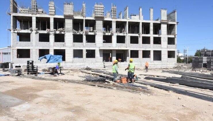 Malatya’da 81 Mesleki ve Teknik Anadolu Lisesi Projesi Kapsamında Yeni Okul İnşaatı Devam Ediyor