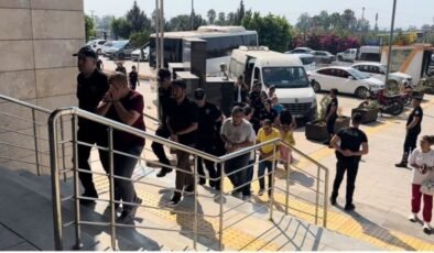 Mersin’de fuhuş operasyonu: 19 tutuklama