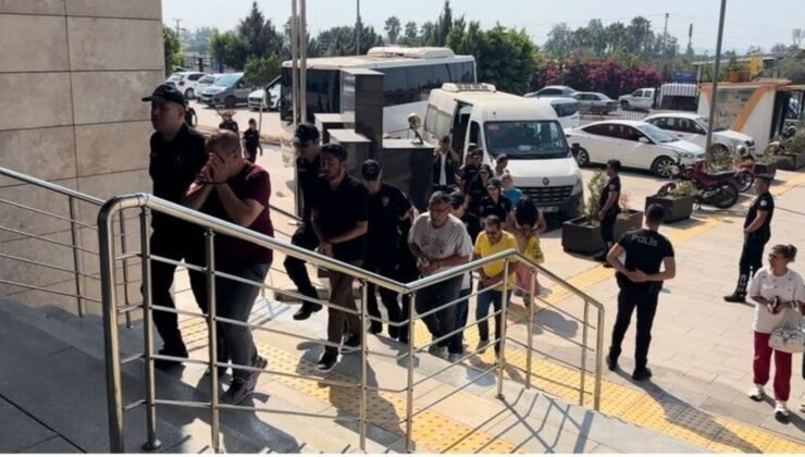 Mersin’de fuhuş operasyonu: 19 tutuklama