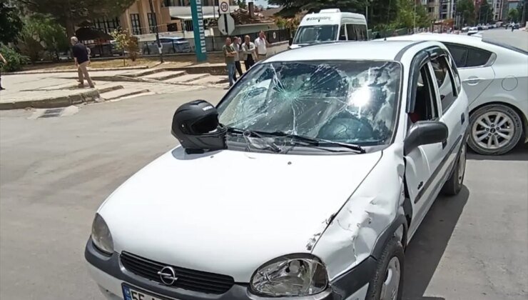 Merzifon’da Otomobil-Motosiklet Kazası: Bir Yaralı