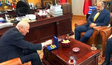 MHP’ye mi geçiyor? Mehmet Kasım Gülpınar’dan Bahçeli’ye sürpriz ziyaret