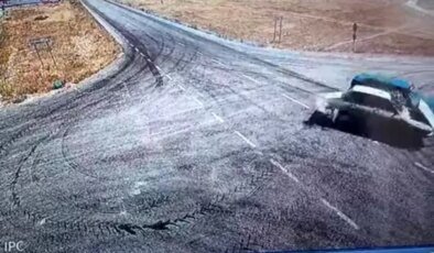 Nevşehir’de Kavşakta Kazalı Otomobil Alev Aldı
