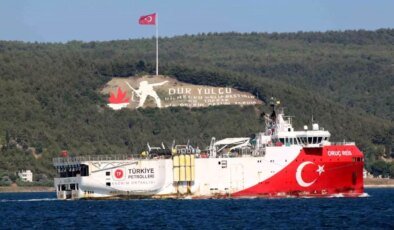 Oruç Reis Sismik Araştırma Gemisi Çanakkale Boğazı’ndan Geçti