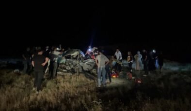 Otomobil şarampole devrildi: 2 ölü, 3 yaralı