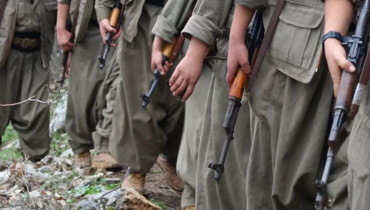 PKK’lı teröristler silahlarını içinde ateş yanan kazana atacak