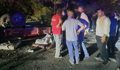 Sakarya’da traktör devrildi: 10 yaralı