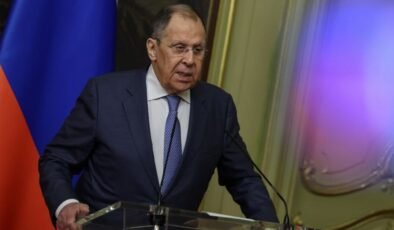 Sergey Lavrov: Donald Trump baskı altında