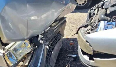 Sinop’ta İki Otomobil Çarpıştı: 5 Yaralı