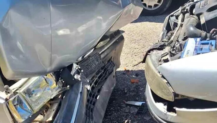 Sinop’ta İki Otomobil Çarpıştı: 5 Yaralı