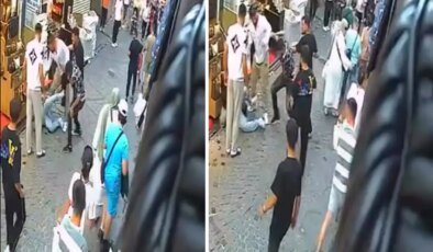Sokakta yürürken tartıştığı 3 kişi tarafından sopa ve tekmelerle darbedildi