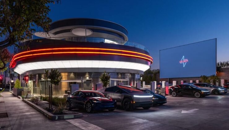 Tesla kendi restoranını açtı