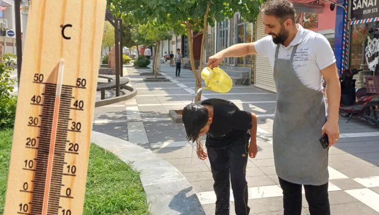 Tüm zamanların sıcaklık rekorunun kırıldığı Silopi’de hayat durma noktasına geldi
