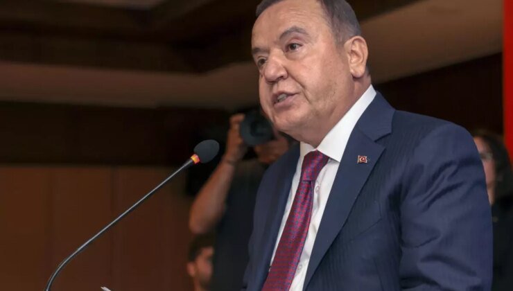 Tutuklanan Muhittin Böcek görevden uzaklaştırıldı