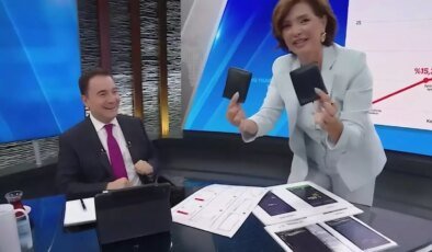 Ali Babacan canlı yayında cebinden çift cüzdan çıkardı