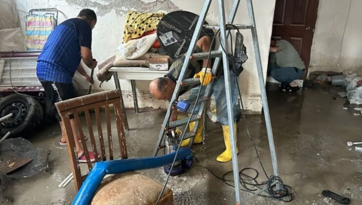 Ankara’da sağanak sonrası tahliye çalışması