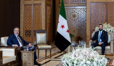 Bakan Fidan, Şam’da Suriye Cumhurbaşkanı Şara ile bir araya geldi