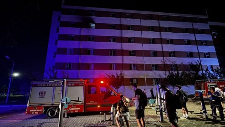 Bursa’da erkek öğrenci yurdunda yangın