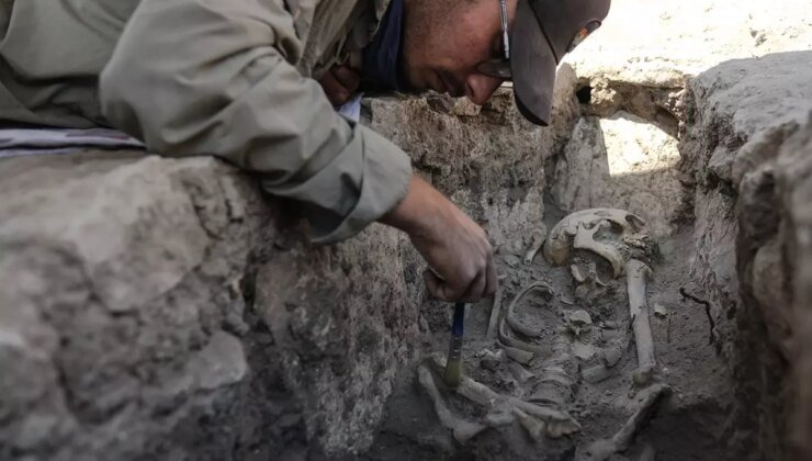 Çatalhöyük’te 9 bin yıllık sır çözülüyor! ‘Ölüler evi’ bulundu