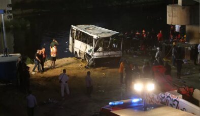 Cezayir’de otobüs dere yatağına uçtu, 18 kişi boğularak can verdi! Ulusal yas ilan edildi