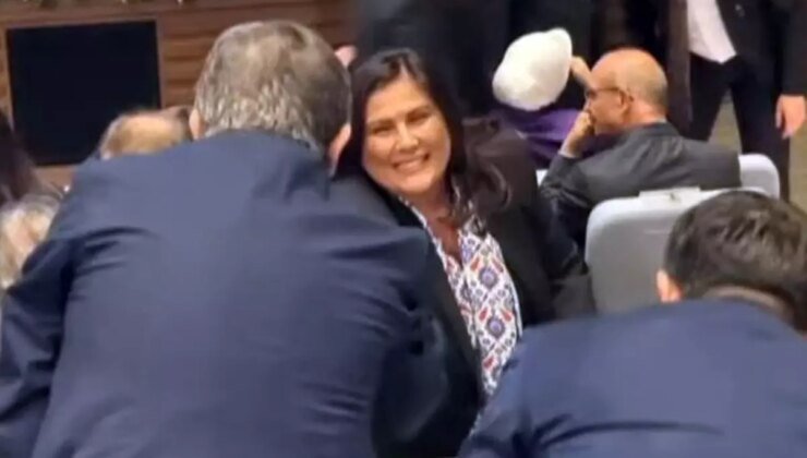 CHP’den istifa eden Özlem Çerçioğlu, AK Parti binasında