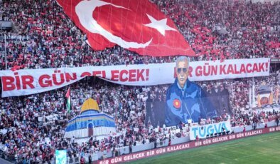 Cumhurbaşkanı Erdoğan’a özel koreografi: Bir yanda Ayasofya, diğer yanda Mescid-i Aksa