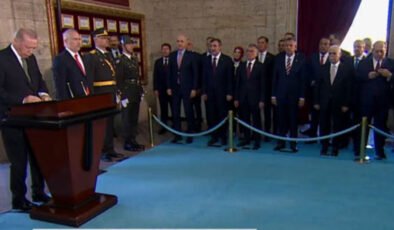 Devlet erkanı Anıtkabir’de… Cumhurbaşkanı Erdoğan’dan 103. yıl mesajı