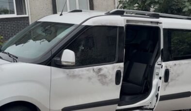 Evinin önünde silahlı saldırıya uğradı