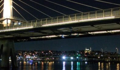Haliç Metro Köprüsü’nden denize düşen kişi kayboldu