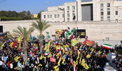 Hizbullah destekçilerinden ‘silah toplama’ protestosu