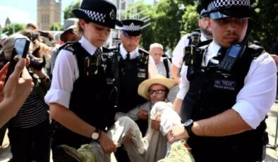 İngiltere’de ‘Palestine Action’a destek eylemine polis müdahalesi