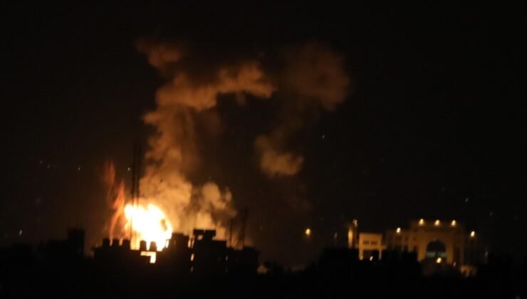İsrail, Gazze’de Filistin Kızılayı’nı bombaladı