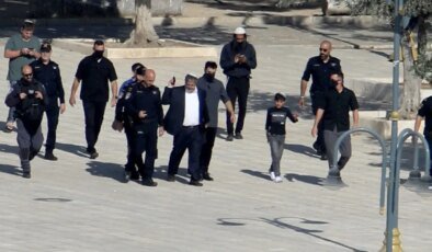İsrailli aşırı sağcı Bakan Ben-Gvir, Mescid-i Aksa’ya baskın düzenledi