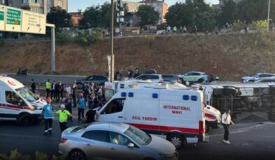 İstanbul servis midibüsü devrildi! Çok sayıda yaralı var