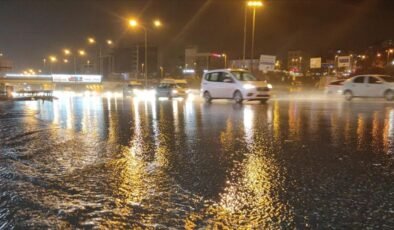 İstanbul’da gök gürültülü sağanak etkili oldu