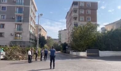 Kartal’da 7 katlı binanın çatısı rüzgar nedeniyle uçtu