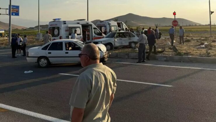 Kayseri’de feci kaza: 2 ölü, 6 yaralı