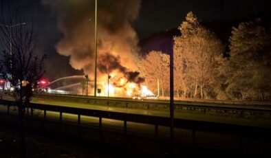 Kimyasal madde ve boya yüklü TIR yandı
