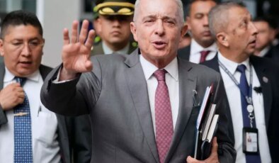 Kolombiya’da eski Devlet Başkanı Alvaro Uribe, 12 yıl ev hapsine mahkum edildi