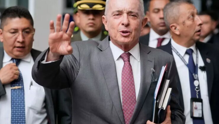 Kolombiya’da eski Devlet Başkanı Alvaro Uribe, 12 yıl ev hapsine mahkum edildi