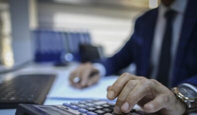 Maaşı toplu ödenen memura yüksek vergi