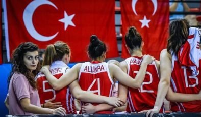 Milli takımda doktorluk yapmıştı! Kolunda serumla ölü bulundu!