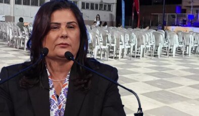 Özlem Çerçioğlu’na soğuk duş! Konser alanındaki sandalyeler boş kaldı