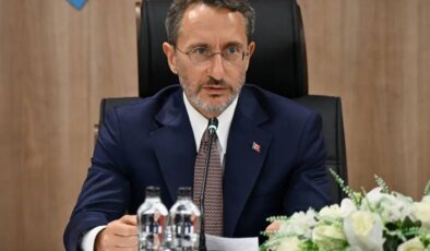 "Fahrettin Altun bakanlıklardan 15 minibüs istedi, reddedildi" iddiası yalanlandı