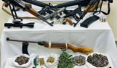 Şanlıurfa’da su bidonunda tabanca, saksılarda kenevir ele geçirildi: 7 gözaltı
