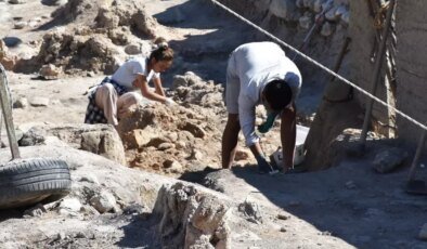 Tarihin akışı değiştirecek keşif! İzmir’deki kazıda bulundu, Göbeklitepe ile bağlantılı
