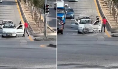 Yaşlı adamı kılıç ve bıçaklarla ağır yaraladılar