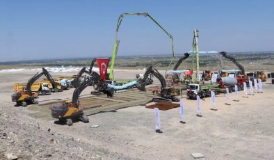 Zengezur Koridoru için tarihi adım: Kars-Iğdır-Aralık-Dilucu Demiryolu Hattı’nın temeli atıldı