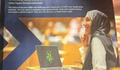 AK Partili Rümeysa Kadak, Oxford’un yeni reklam yüzü oldu