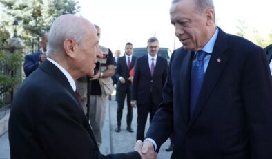 Ankara’da kritik görüşme: Bahçeli, Cumhurbaşkanı Erdoğan’ı evinde ağırladı